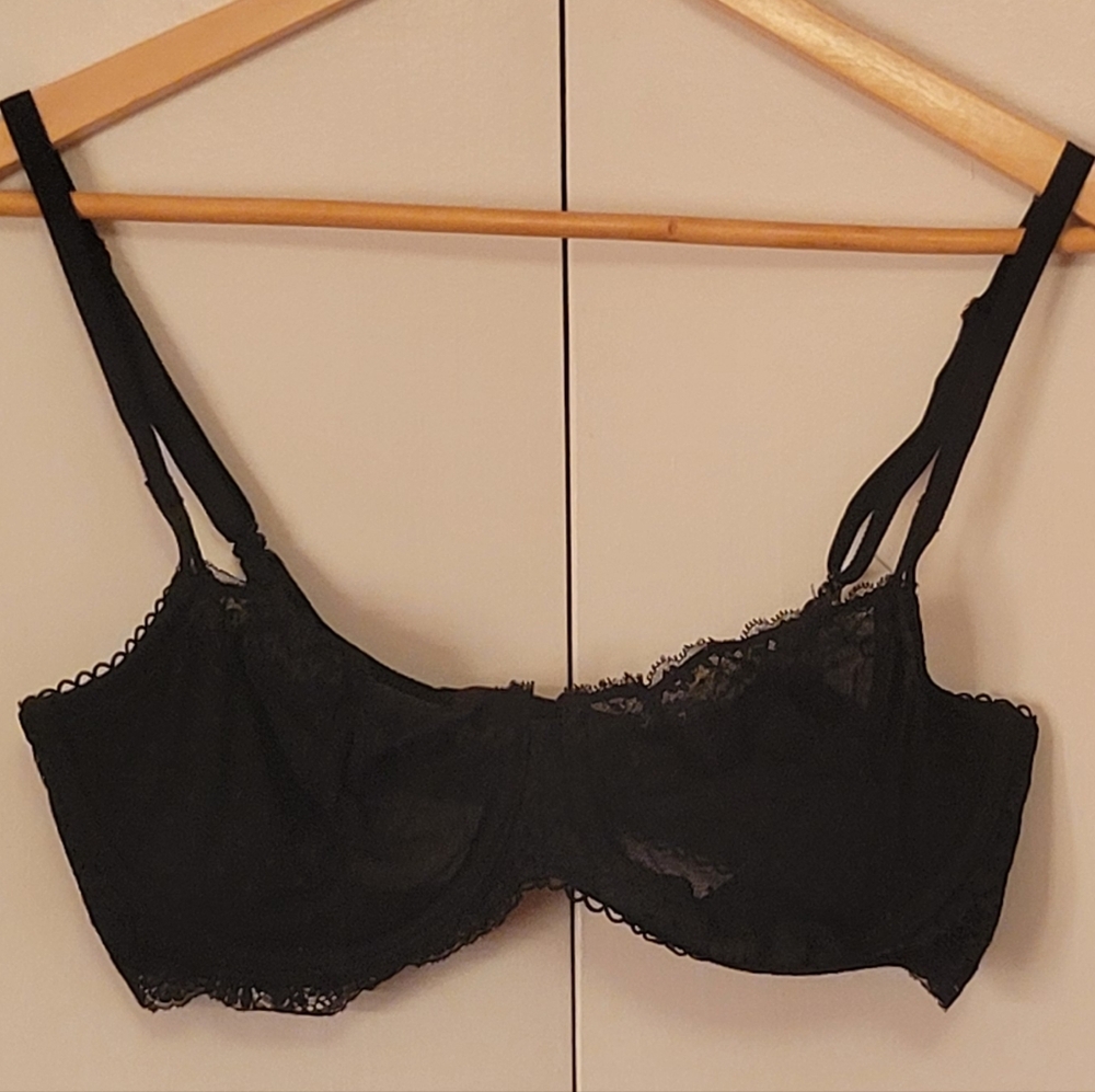 Victoria’s Secret Unlined Lace Bra